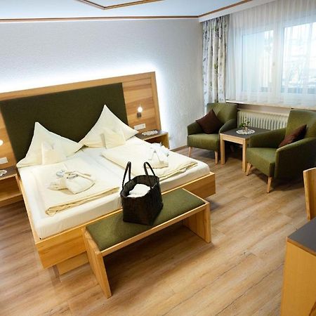 Wellness- Und Wohlfuehlhotel Waldeck โบเดนไมส์ ภายนอก รูปภาพ