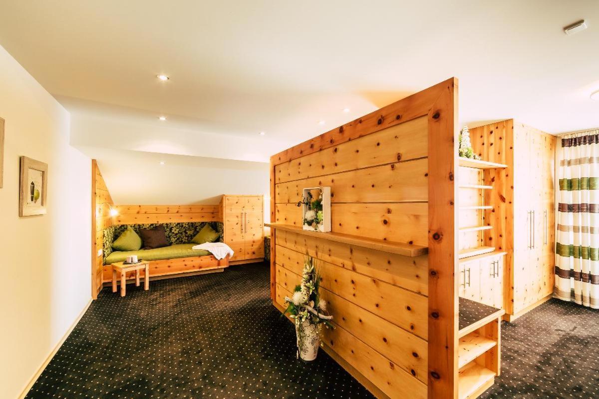 Wellness- Und Wohlfuehlhotel Waldeck โบเดนไมส์ ภายนอก รูปภาพ