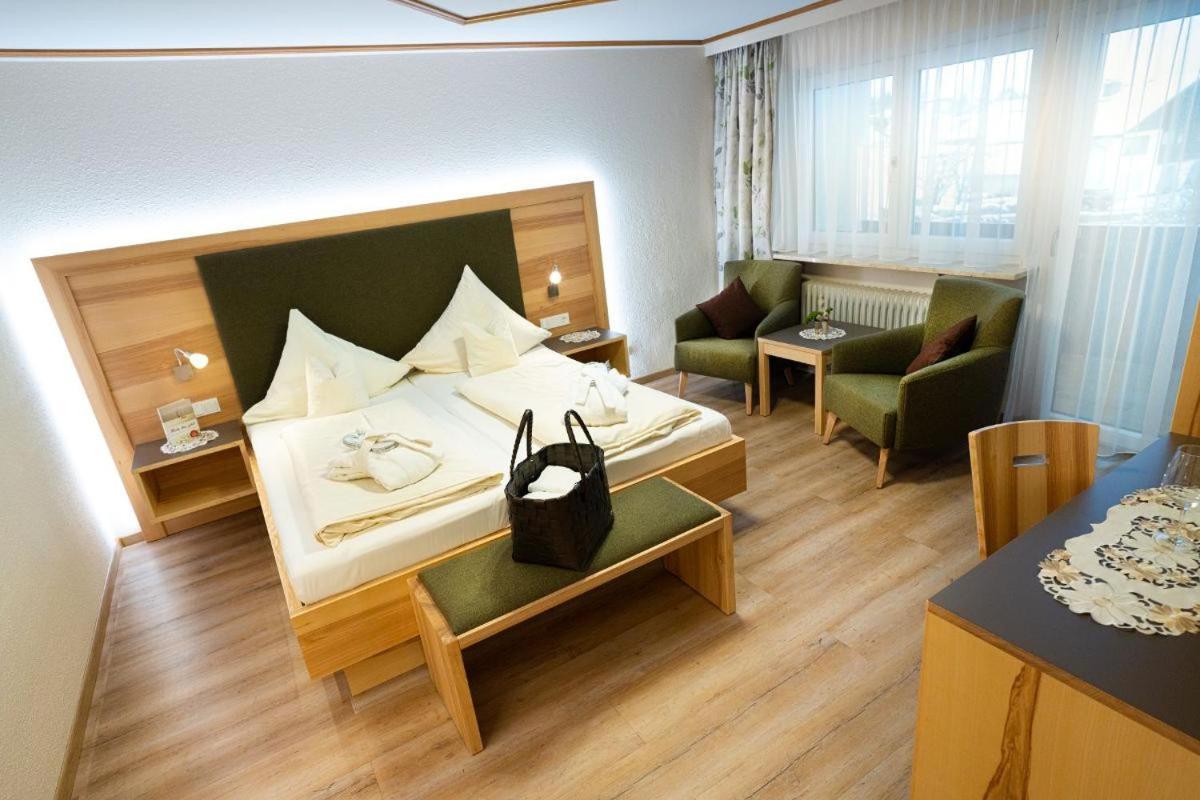 Wellness- Und Wohlfuehlhotel Waldeck โบเดนไมส์ ภายนอก รูปภาพ