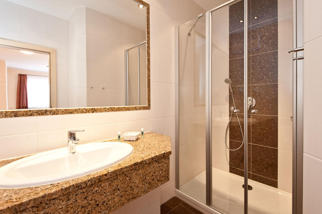 Wellness- Und Wohlfuehlhotel Waldeck โบเดนไมส์ ภายนอก รูปภาพ