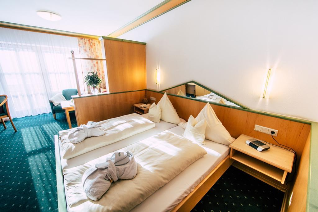 Wellness- Und Wohlfuehlhotel Waldeck โบเดนไมส์ ภายนอก รูปภาพ