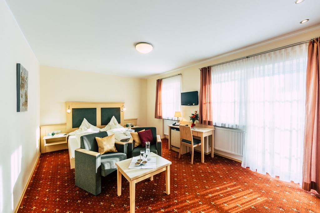 Wellness- Und Wohlfuehlhotel Waldeck โบเดนไมส์ ภายนอก รูปภาพ